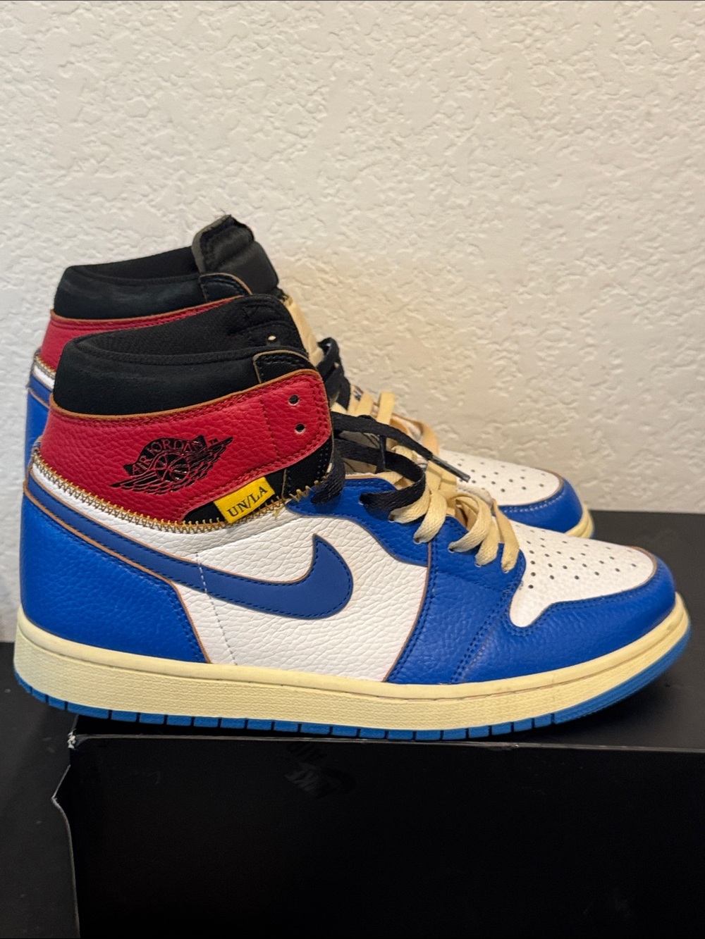 High-Top Basketball Sneakers in Blue / White / Red